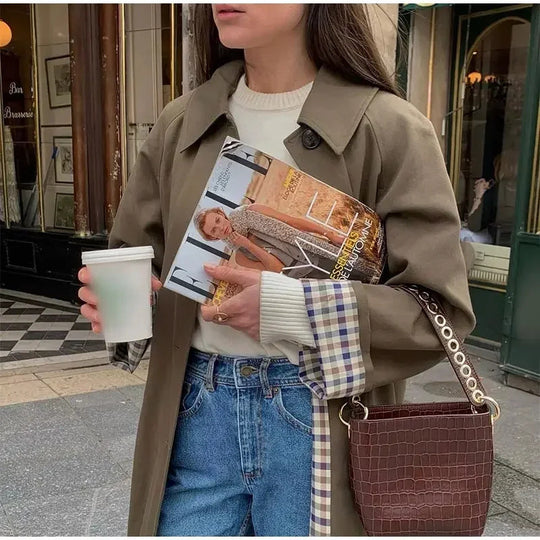 Damen 400+ lang geschnittener Trenchcoat mit Raglanärmeln und verdeckter Knopfleiste Nord Taschen