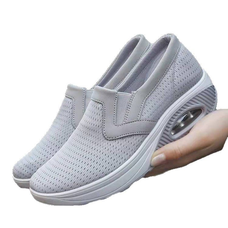 Damen  atmungsaktive Slip-On Sneaker mit Air-Cushion Keilsohle und elastischem Strickoberteil Nord Taschen