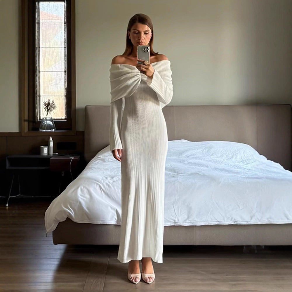 Damen Schulterfreies Maxikleid aus geripptem Feinstrick mit drapiertem Carmen‑Ausschnitt und figurnaher Silhouette Nord Taschen