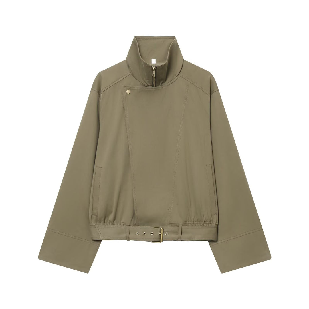 Damen Kurzblouson mit hohem Stehkragen, verdecktem Reißverschluss und Taillengürtel Nord Taschen
