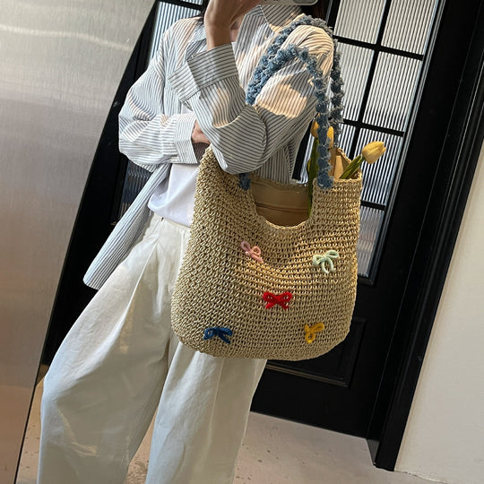 Damen Strandtasche aus handgewebtem Naturmaterial mit gestreiften Griffen Nord Taschen