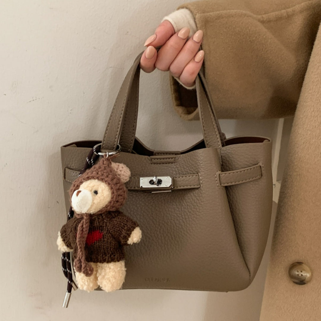 Damen Mini Handtasche mit niedlichem Plüsch-Anhänger Nord Taschen