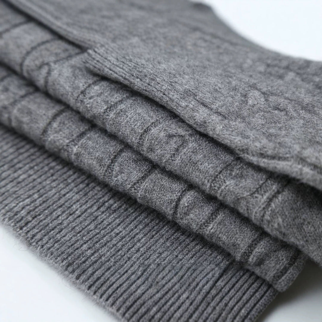 Damen Oversize Zopfmuster-Pullover mit V-Ausschnitt und breitem Rippbündchen Nord Taschen