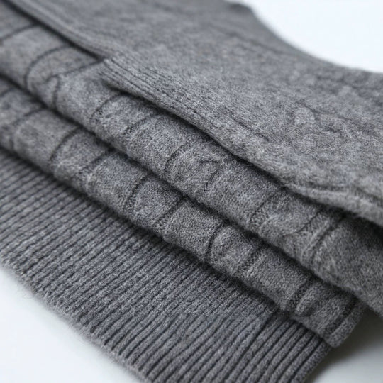 Damen Oversize Zopfmuster-Pullover mit V-Ausschnitt und breitem Rippbündchen Nord Taschen