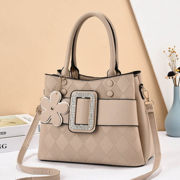 Damen Designer Handtasche mit besonderen Verzierungen und praktischem Schultergurt Nord Taschen