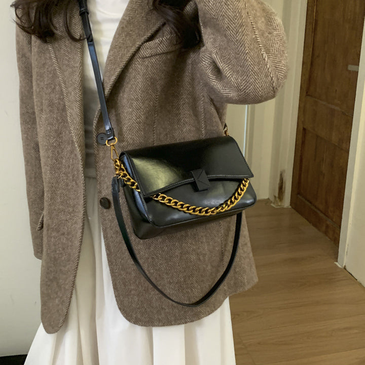 Damen Schultertasche mit modischem Kettenakzent und verstellbarem Riemen Nord Taschen
