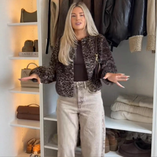 Damen Kurz geschnittener Kunstpelz-Blouson mit Leoprint und kastiger Silhouette Nord Taschen