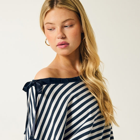 Damen Lässiger Oversized Pullover mit Streifen Nord Taschen