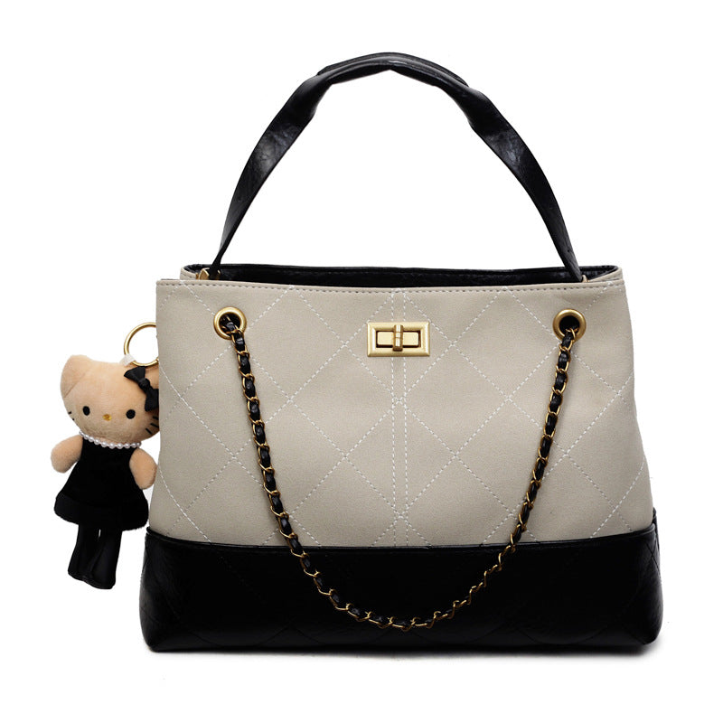 Damen modische Handtasche mit strukturiertem Design und süßem Anhänger Nord Taschen
