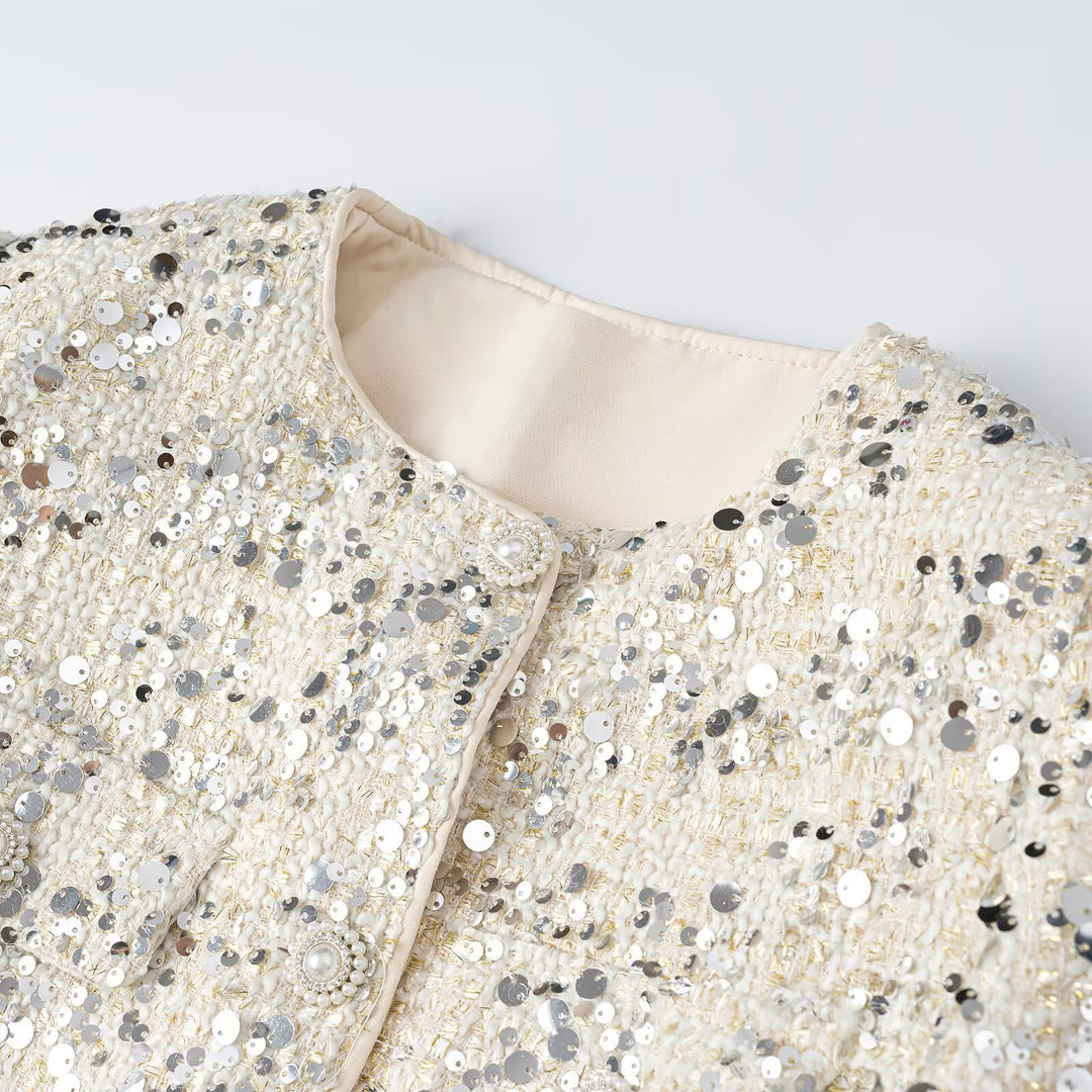 Damen Kurzjacke aus Bouclé mit Paillettenbesatz, Zierperlenknöpfen und Taillengürtel Nord Taschen