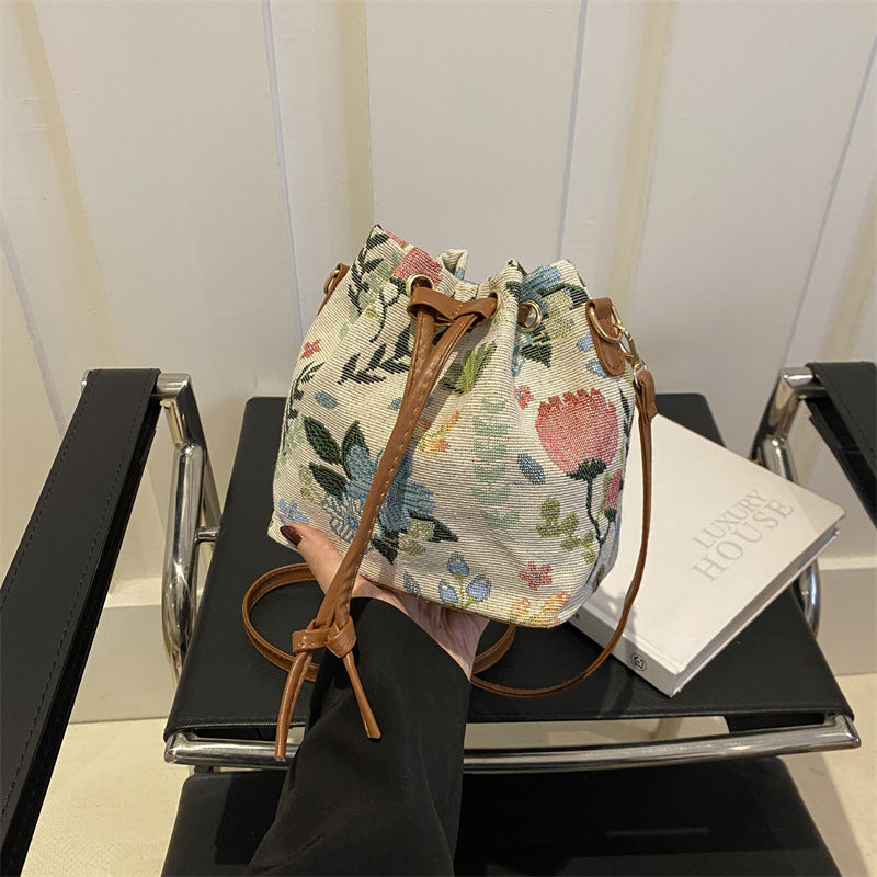 Damen Beuteltasche aus hochwertigem gewebtem Material mit praktischen Tragegriffen Nord Taschen