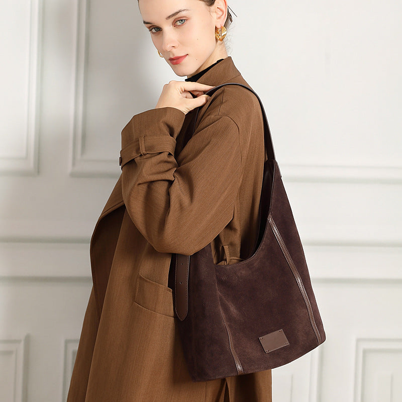 Damen Hobo-Tasche aus hochwertigem Wildleder mit elegantem Tragegriff Nord Taschen