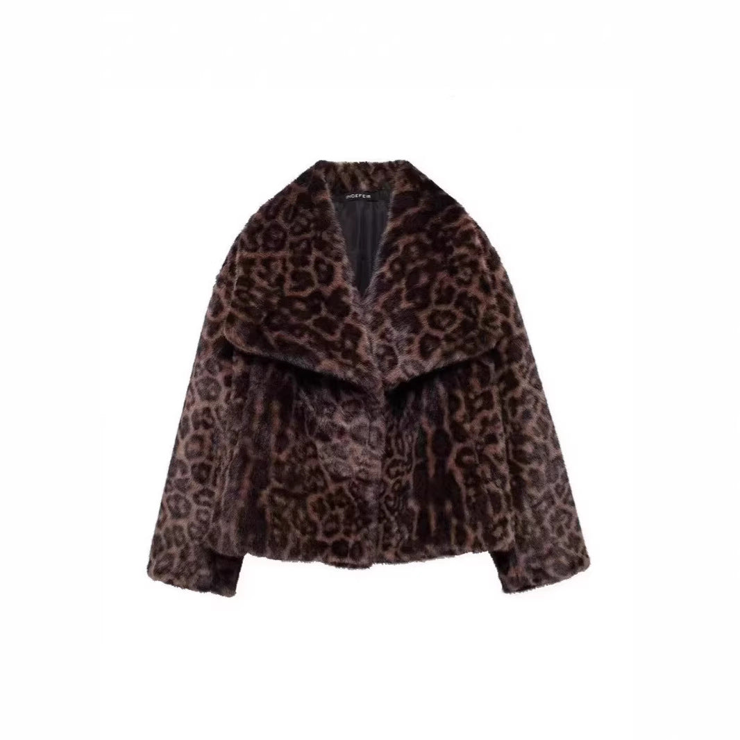 Damen kurze Boxy-Faux-Fur-Jacke mit Leopardenmuster und großem Schalkragen Nord Taschen