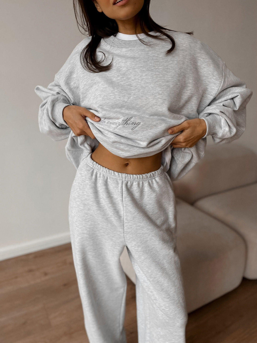 Damen lässiges Lounge-Set aus French-Terry mit oversized Cropped-Sweatshirt und hoher Taillen-Jogginghose Nord Taschen