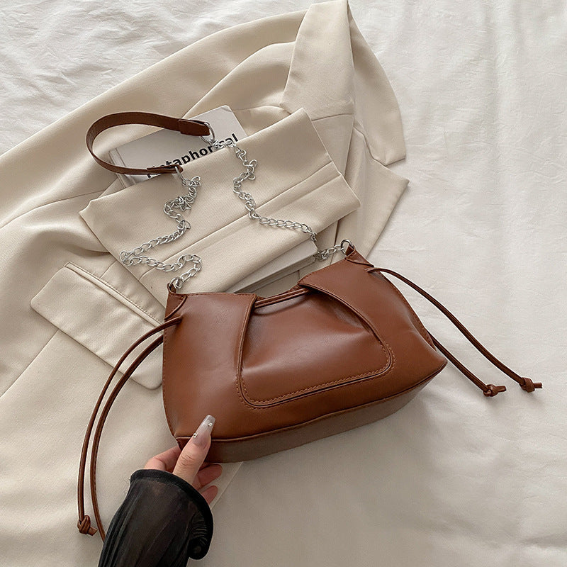 Damen modische Umhängetasche mit eleganten Kettenakzenten Nord Taschen