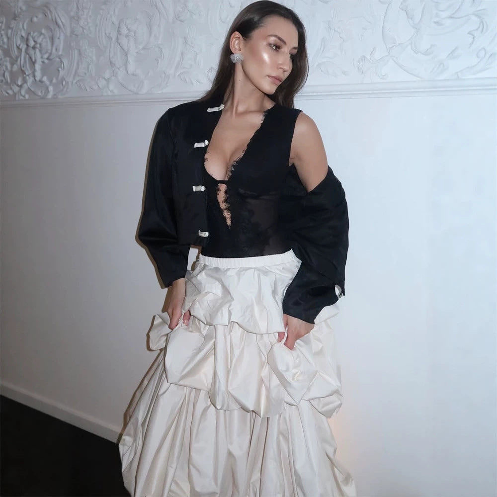Damen Spitzen-Body mit transparentem Einsatz und dramatischem Stufenvolant-Rock Set Nord Taschen