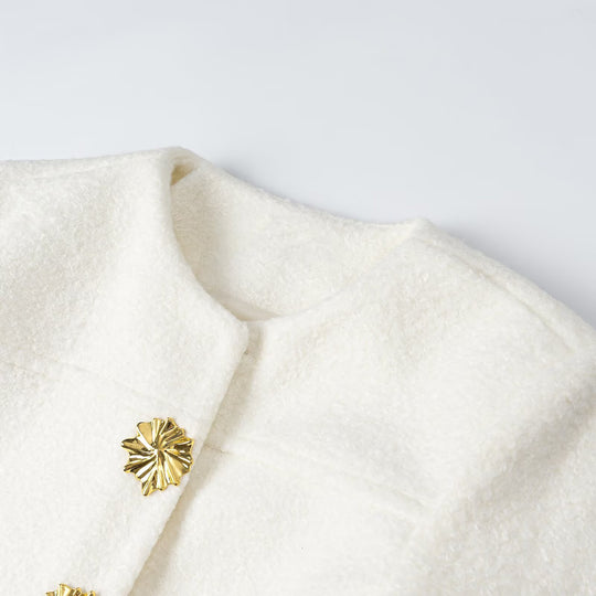 Damen Taillierte Bouclé-Kurzjacke mit rundem Ausschnitt und goldenen Schmuckknöpfen Nord Taschen