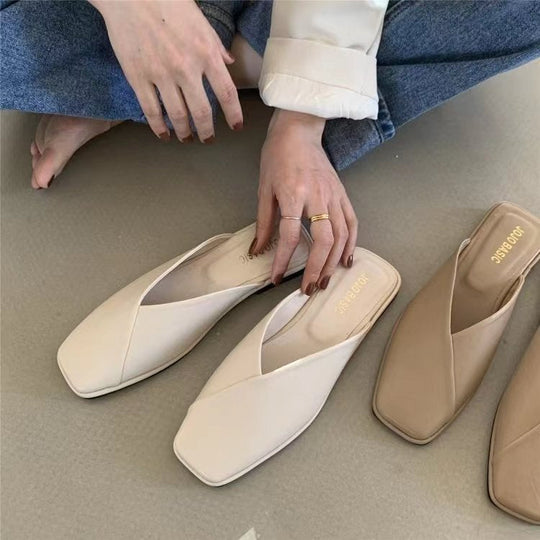 Damen Slip-On Pantoletten mit kunstlederner Oberfläche und bequemem Fußbett