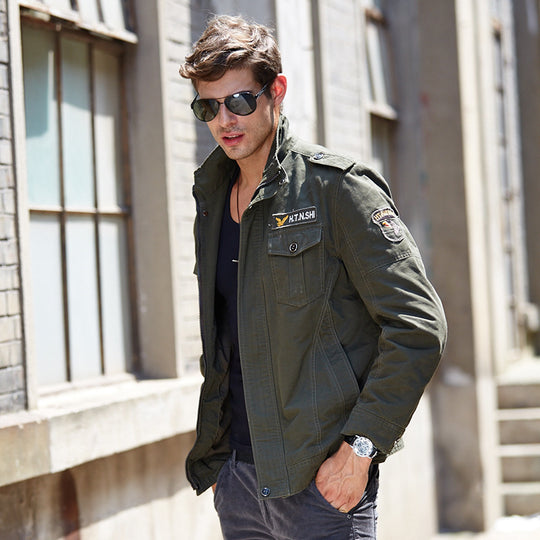 Herren military-inspirierte Canvas-Fieldjacke mit Schulterklappen, Stickpatches und verdecktem Zwei-Wege-Reißverschluss Nord Taschen