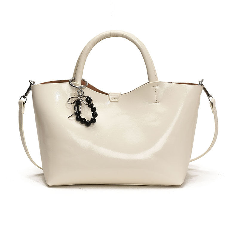 Damen elegante Handtasche mit hochwertiger Lackoberfläche Nord Taschen