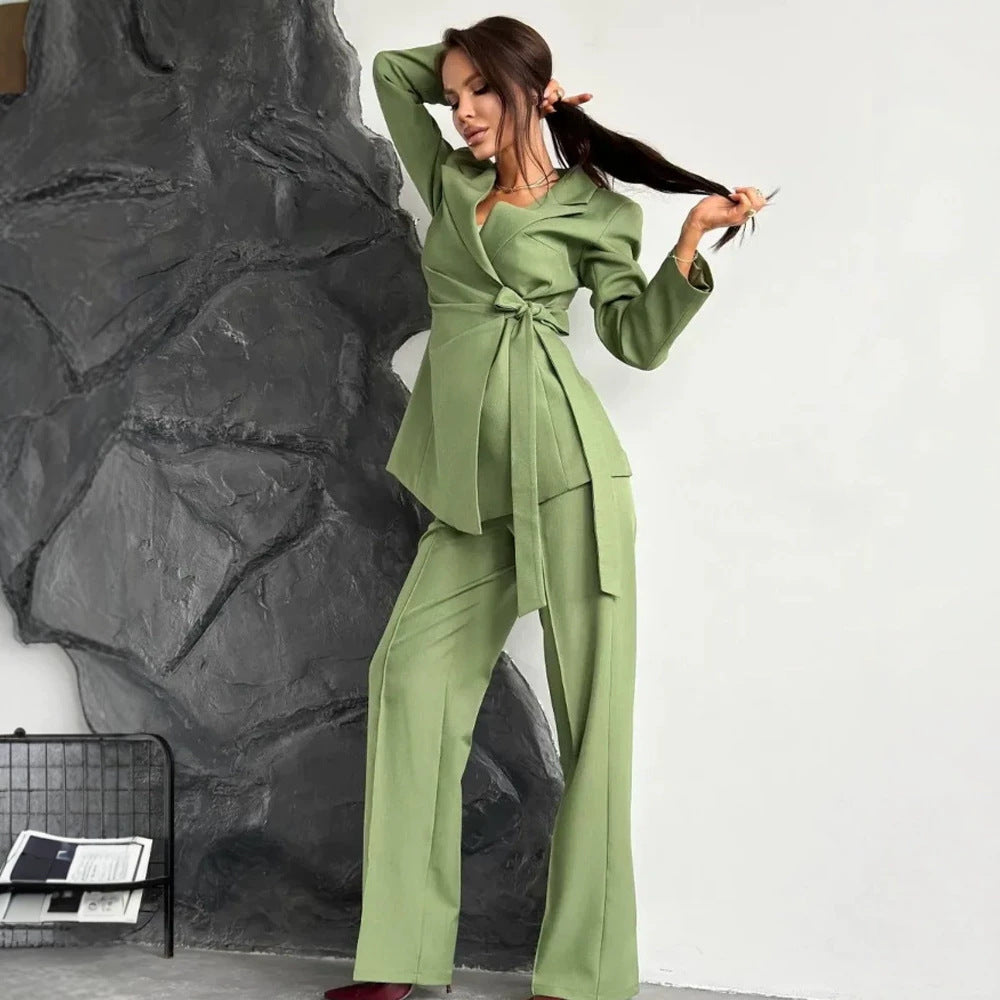 Damen Taillierter Blazer‑Mantel mit Bindegürtel und weiten Anzughosen Nord Taschen