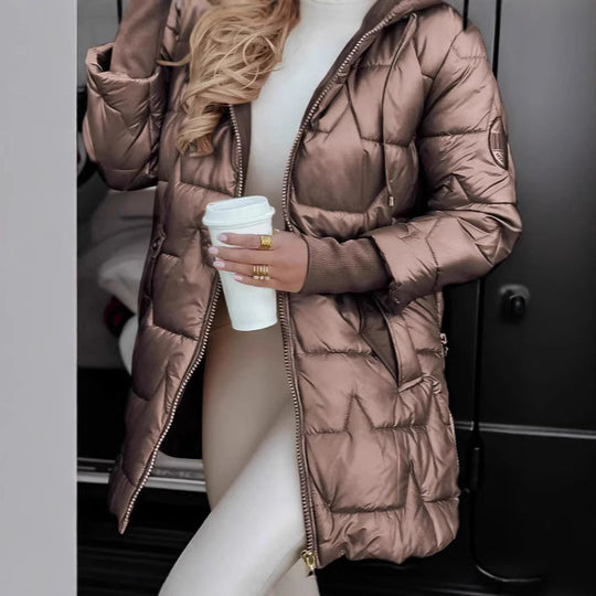 Damen Glänzende Steppjacke mit Kapuze, Kordelzug und leicht tailliertem Schnitt Nord Taschen