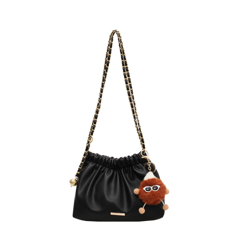 Damen Beuteltasche mit elegantem Faltendesign und charmanten Details Nord Taschen