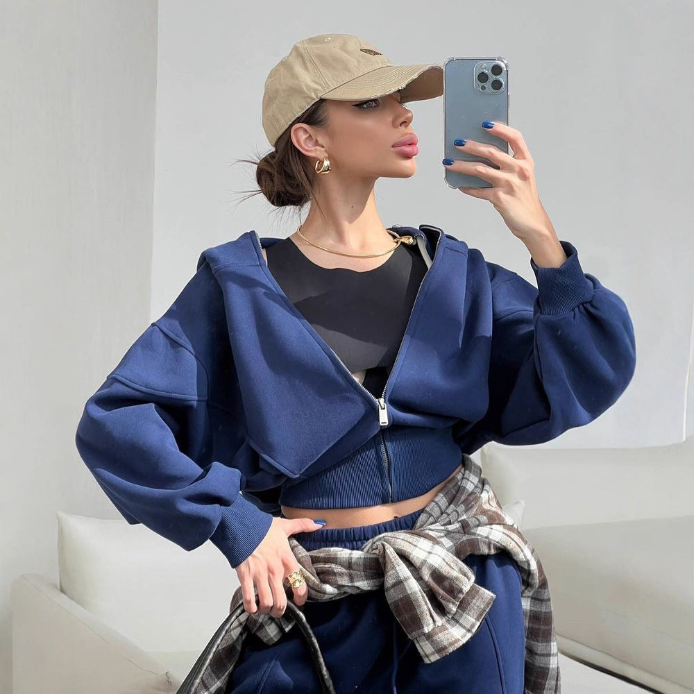 Damen kurzes Kapuzen-Sweatjacke mit Balloonärmeln und elastischer High-Waist Palazzo-Freizeithose Nord Taschen