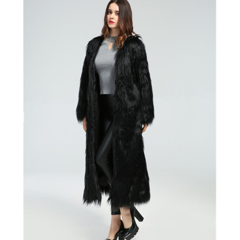 Damen extravaganter bodenlanger Hochflor-Faux-Fur-Mantel mit Schleppe und offenem Schnitt Nord Taschen