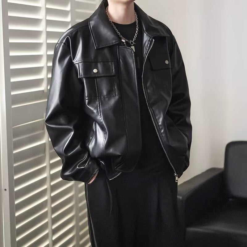 Herren Kurz geschnittene Oversized Kunstleder-Utility-Jacke mit Brustklappen und durchgehendem Reißverschluss Nord Taschen