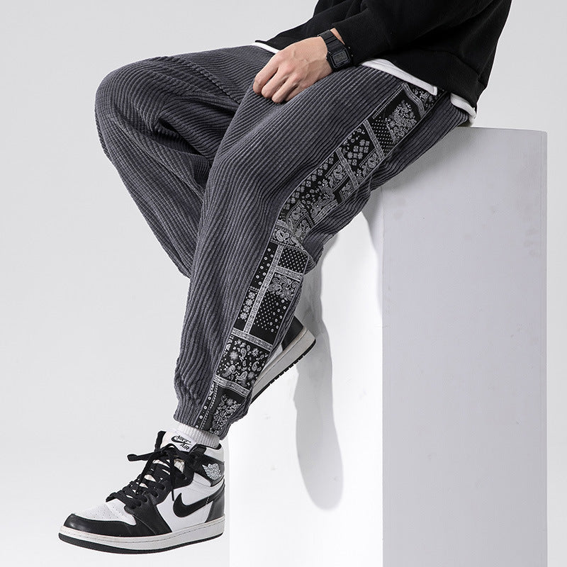 Herren Cord-Jogger mit Bandana-Seiteneinsatz, elastischem Bund, schmal zulaufender Knöcheln und geripptem Strukturstoff Nord Taschen