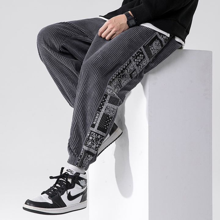 Herren Cord-Jogger mit Bandana-Seiteneinsatz, elastischem Bund, schmal zulaufender Knöcheln und geripptem Strukturstoff Nord Taschen