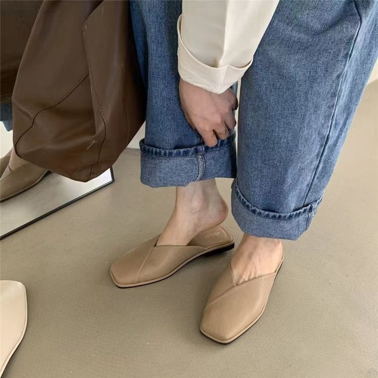 Damen Slip-On Pantoletten mit kunstlederner Oberfläche und bequemem Fußbett