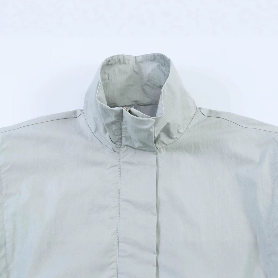 Damen Kurze Windjacke mit Stehkragen, oversized Ärmeln und verdeckter Front Nord Taschen