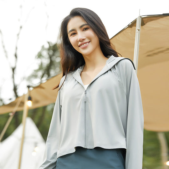 Damen Leichte Kapuzenjacke mit UV-Schutz, atmungsaktivem Stoff und kürzerem Saum Nord Taschen