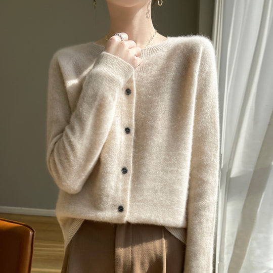 Damen Kurzgeschnittener Feinstrick-Cardigan mit Rundhalsausschnitt und schimmernder Knopfleiste Nord Taschen