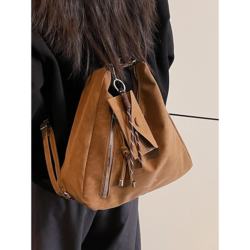 Damen Hobo-Tasche aus hochwertigem Kunstleder mit elegantem Kettenverschluss Nord Taschen