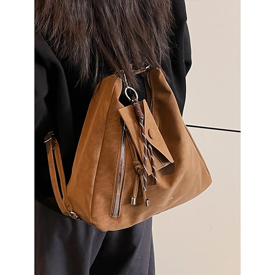 Damen Hobo-Tasche aus hochwertigem Kunstleder mit elegantem Kettenverschluss Nord Taschen