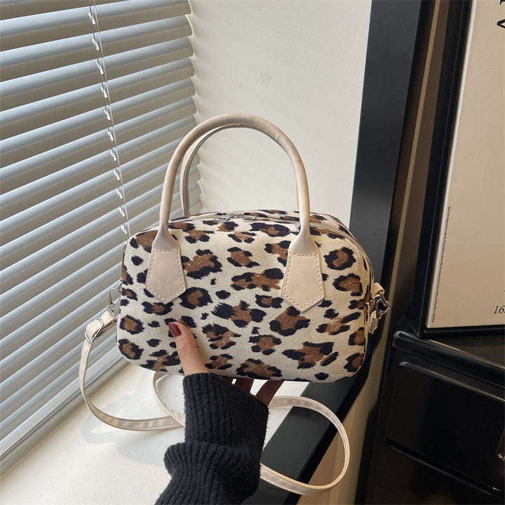 Damen Umhängetasche mit eleganter Leopardenprägung Nord Taschen
