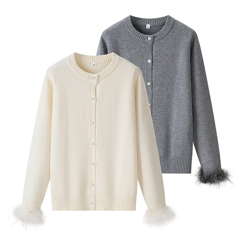 Damen Strickcardigan mit Perlenknöpfen und federbesetzten Ärmelbündchen Nord Taschen