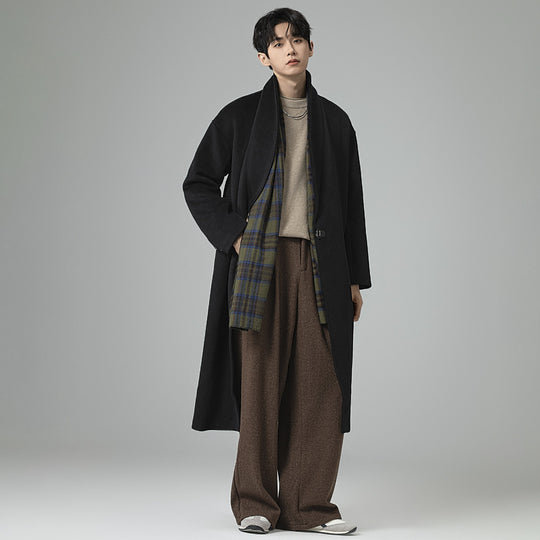 Herren Maxilanger Wollmix-Übermantel im Oversize-Schnitt mit weitem Schalkragen und dekorativer Gurtleiste Nord Taschen