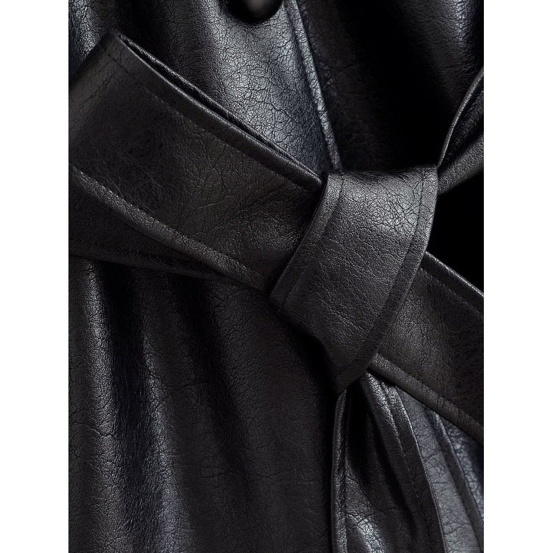 Damen Taillierte Utility‑Jacke aus Kunstleder mit Stehkragen, aufgesetzten Brusttaschen und Bindegürtel Nord Taschen