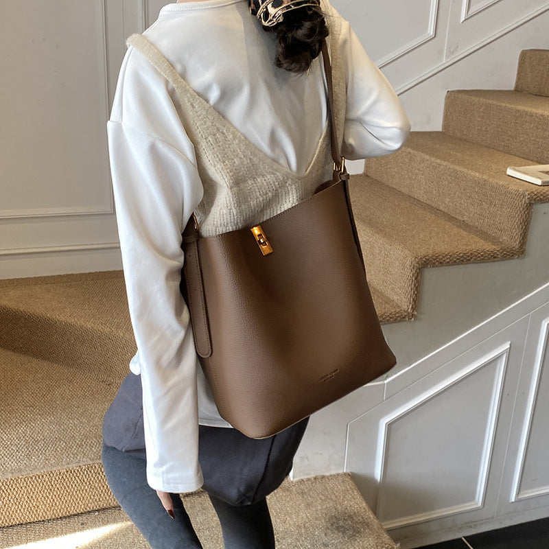 Damen elegante Tote Bag mit modernem Verschluss Nord Taschen