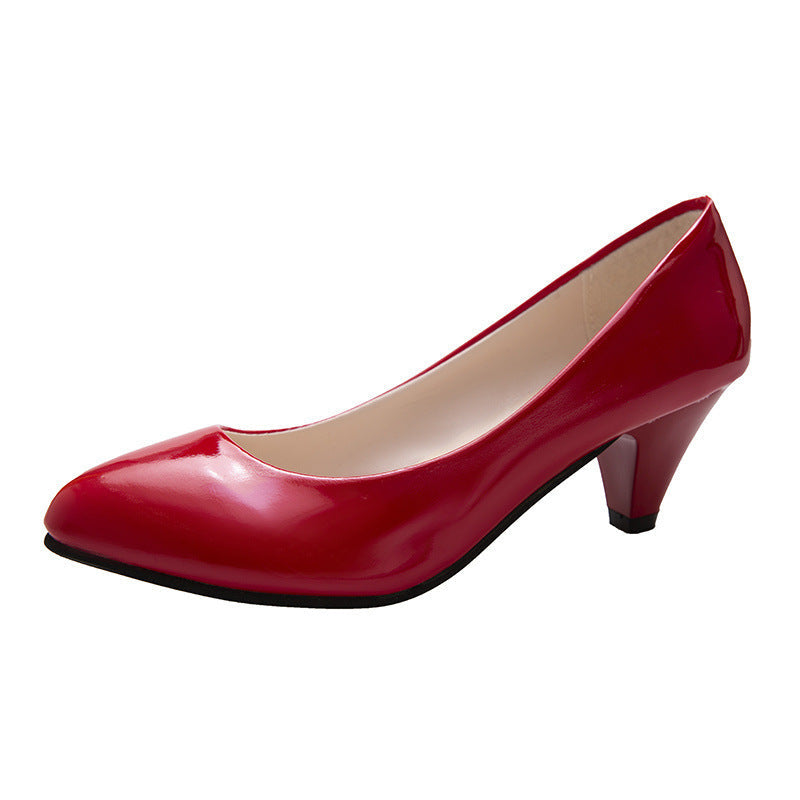 Damen elegante Pumps mit bequemem Blockabsatz und hochwertiger Lackoberfläche