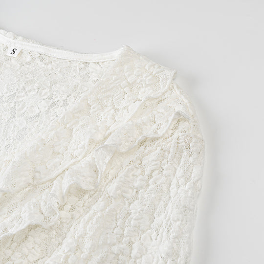 Damen Figurbetonte Spitzenbluse mit Rüschen‑V‑Ausschnitt und Bindebanddetail Nord Taschen