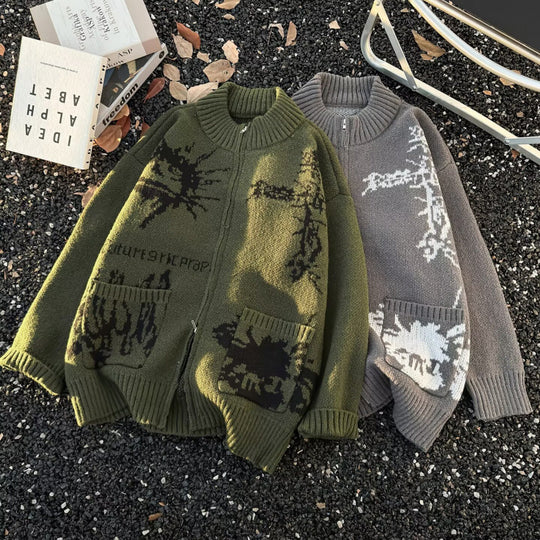 Unisex Grobgestrickte Zip‑Strickjacke mit hohem Rippenkragen, Jacquardmuster und aufgesetzten Taschen Nord Taschen