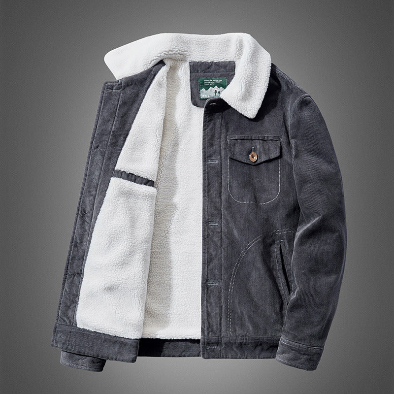 Herren Cordjacke mit Sherpa-Innenfutter, Hemdkragen und Taschen-Detail Nord Taschen
