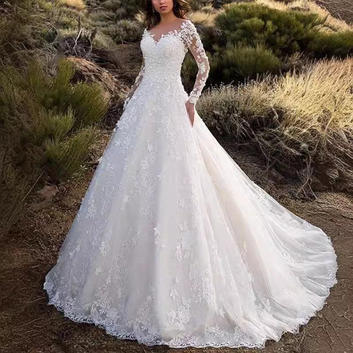 Elegantes Damen Hochzeitskleid mit Spitzenverarbeitung & voluminösem Rock für Hochzeit | Nord Taschen