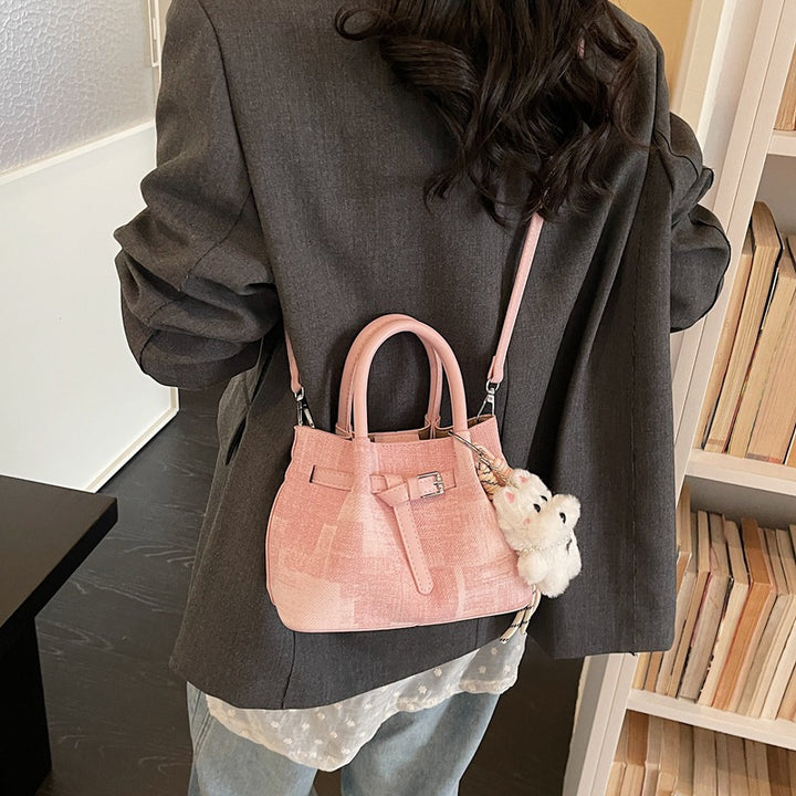 Damen Mini-Handtasche mit modernen Akzenten und praktischem Innenorganizer Nord Taschen