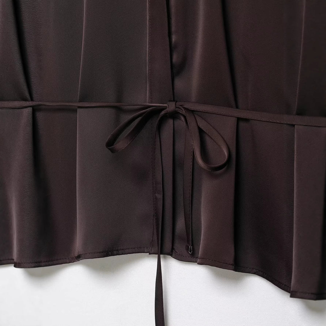 Damen Seidige Bluse mit Tunnelzug‑Taillierung, verdeckter Knopfleiste und Hemdkragen Nord Taschen